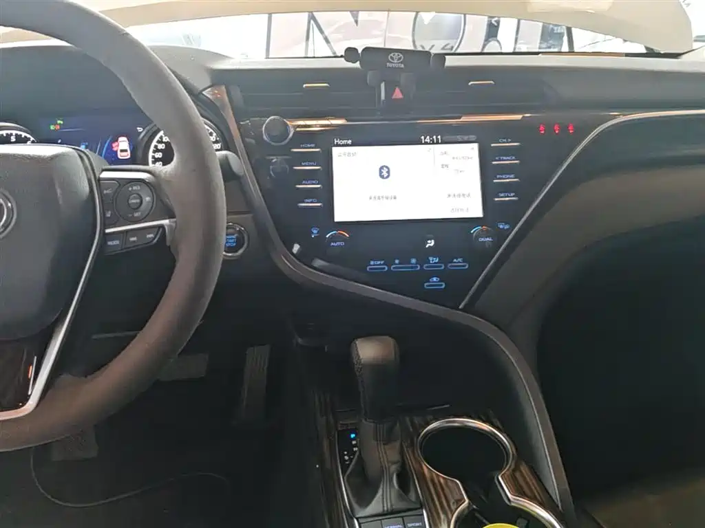 Toyota Camry 2019 — фото 13