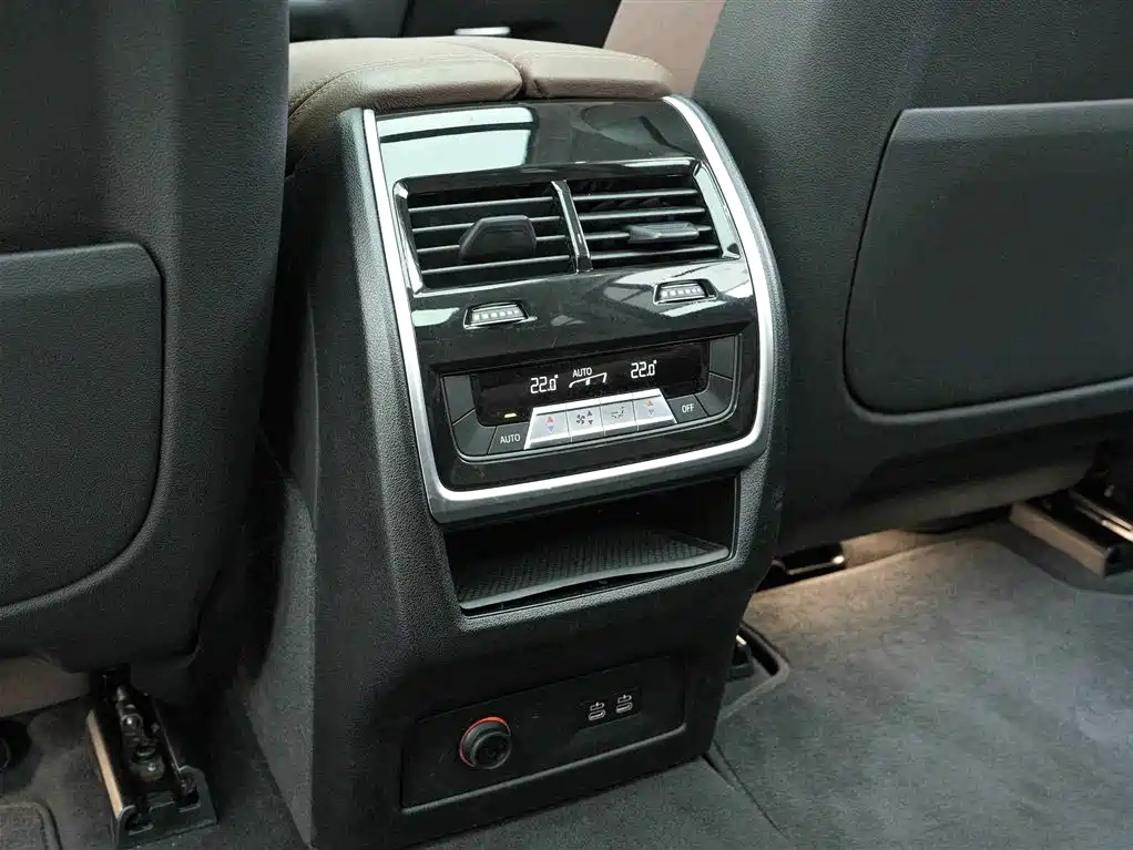 BMW X7 2022 — фото 16