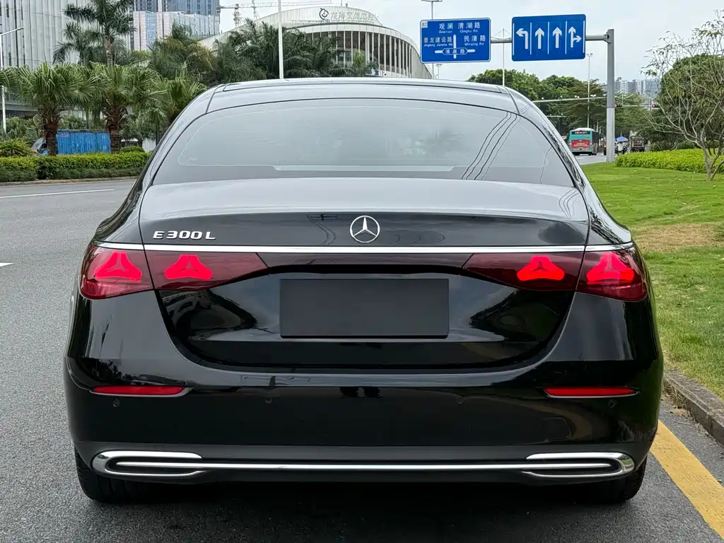 Mercedes-Benz E-Class 2024