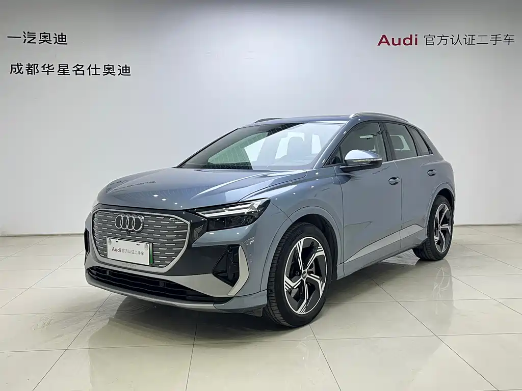 Audi Q4 e-tron 2025 — фото 1
