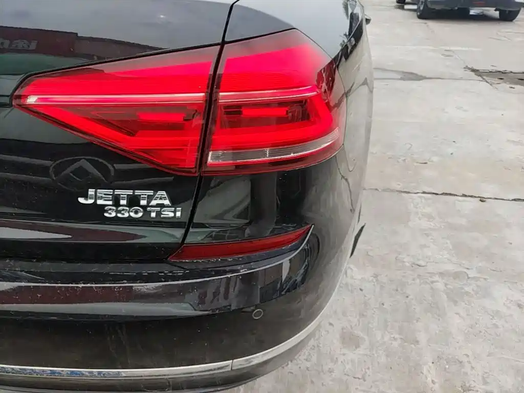 Volkswagen Passat 2018 — фото 8