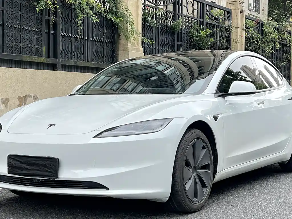 Tesla Model 3 2026