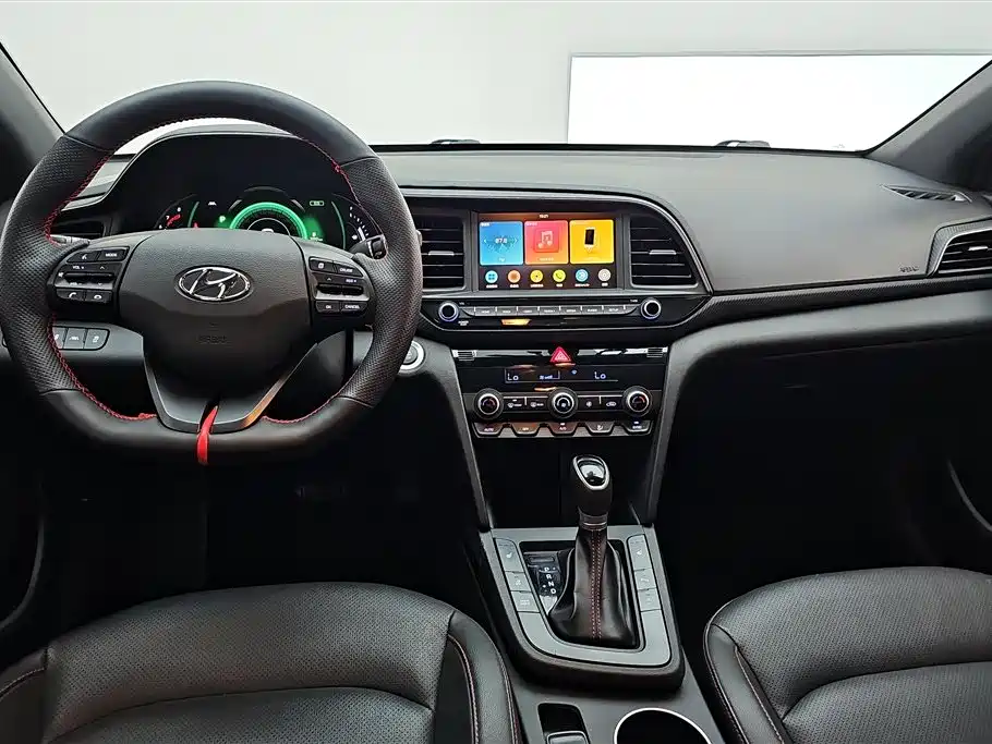 Hyundai Elantra 2020 — фото 12