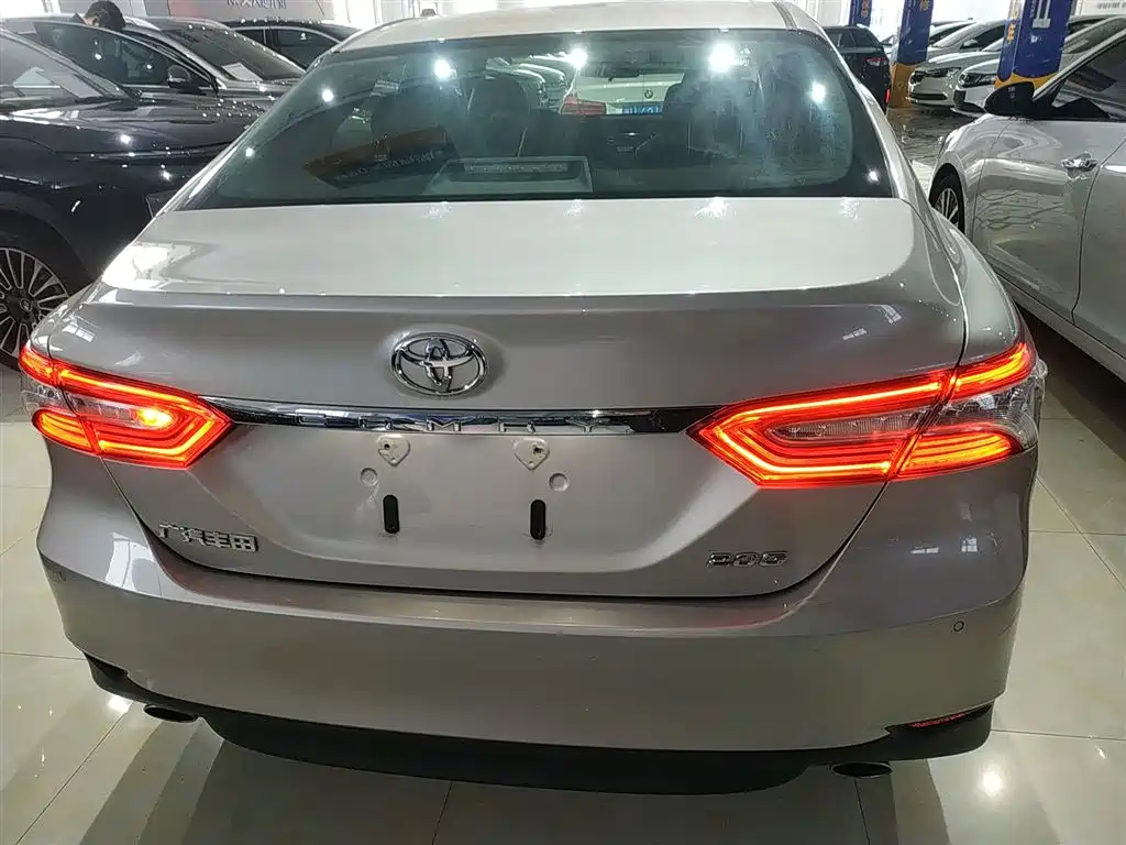 Toyota Camry 2019 — фото 22