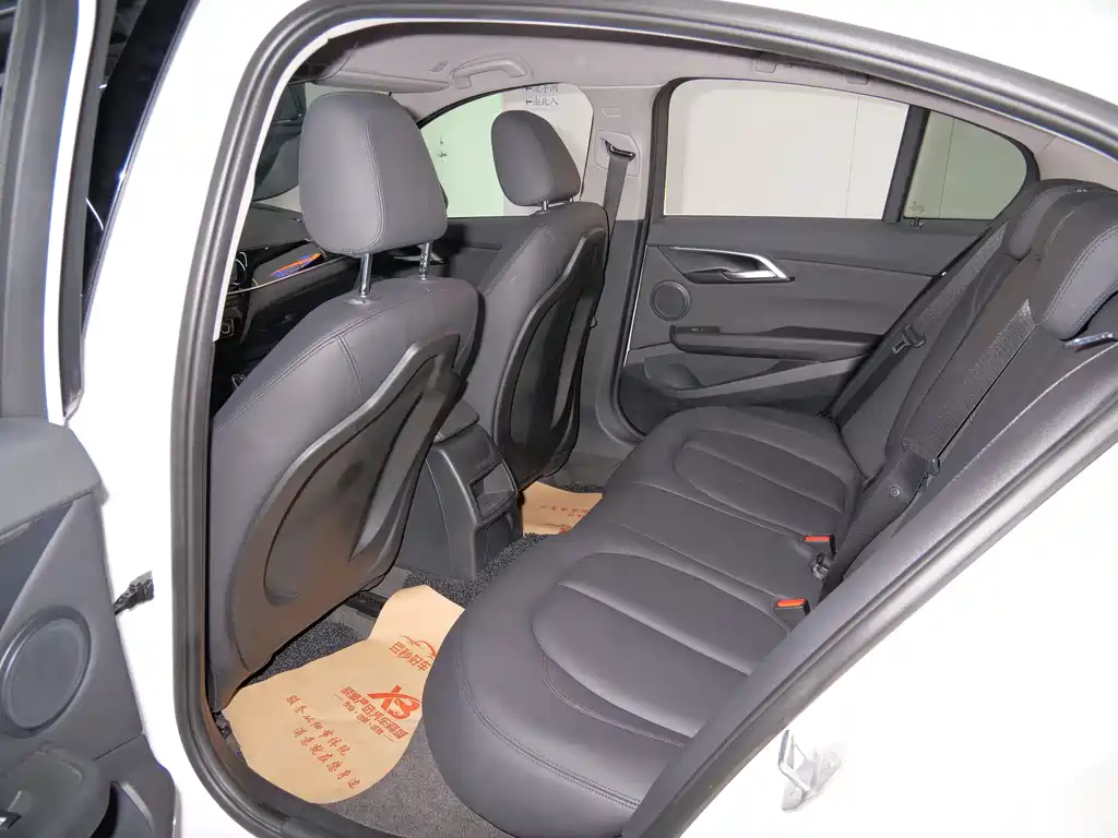 BMW 1 Series 2020 — фото 13