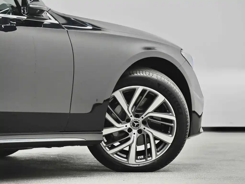Mercedes-Benz E-Class 2025 — фото 14