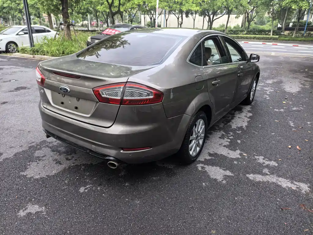 Ford Mondeo 2013 — фото 4