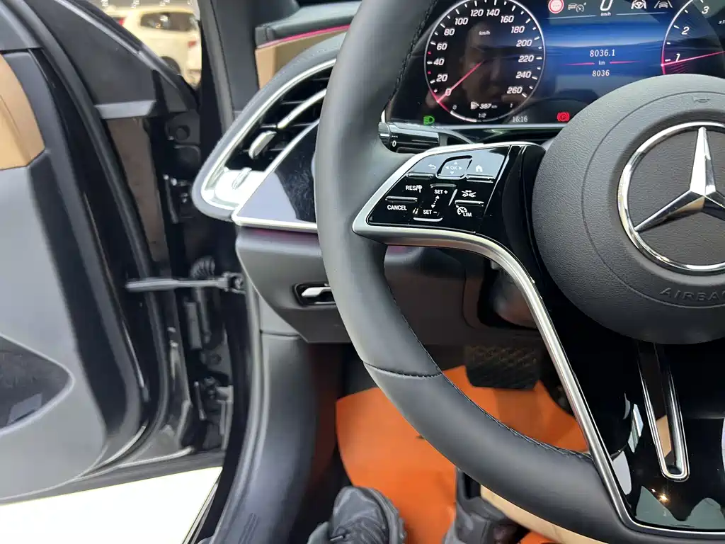 Mercedes-Benz E-Class 2024