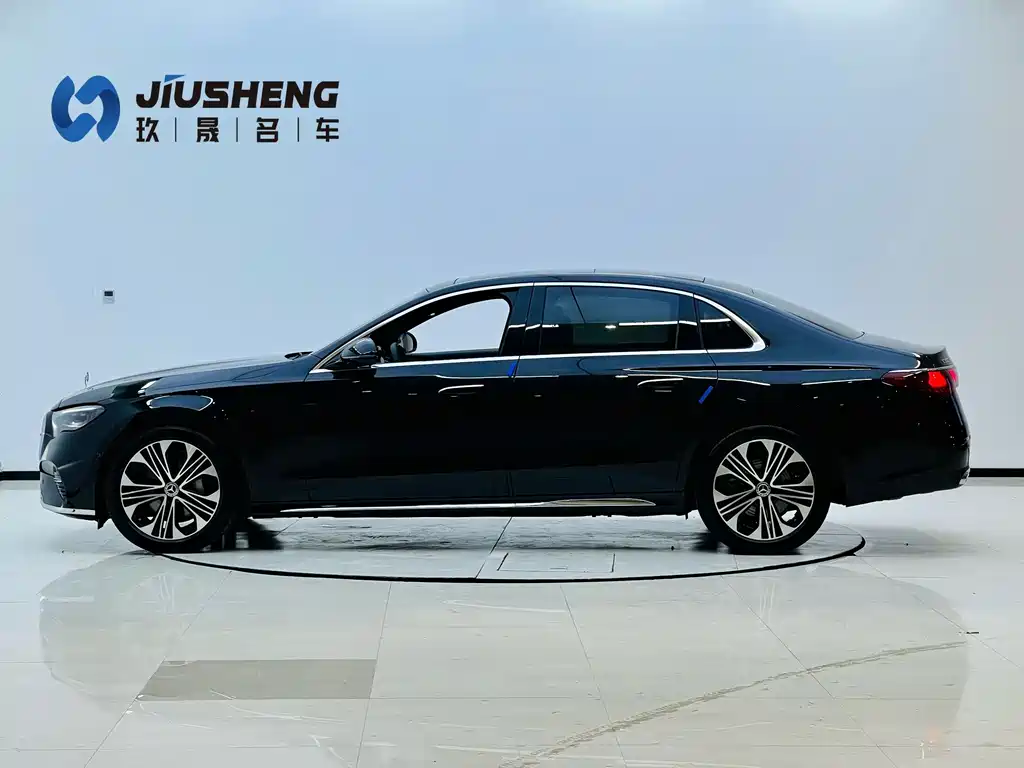 Mercedes-Benz E-Class 2024