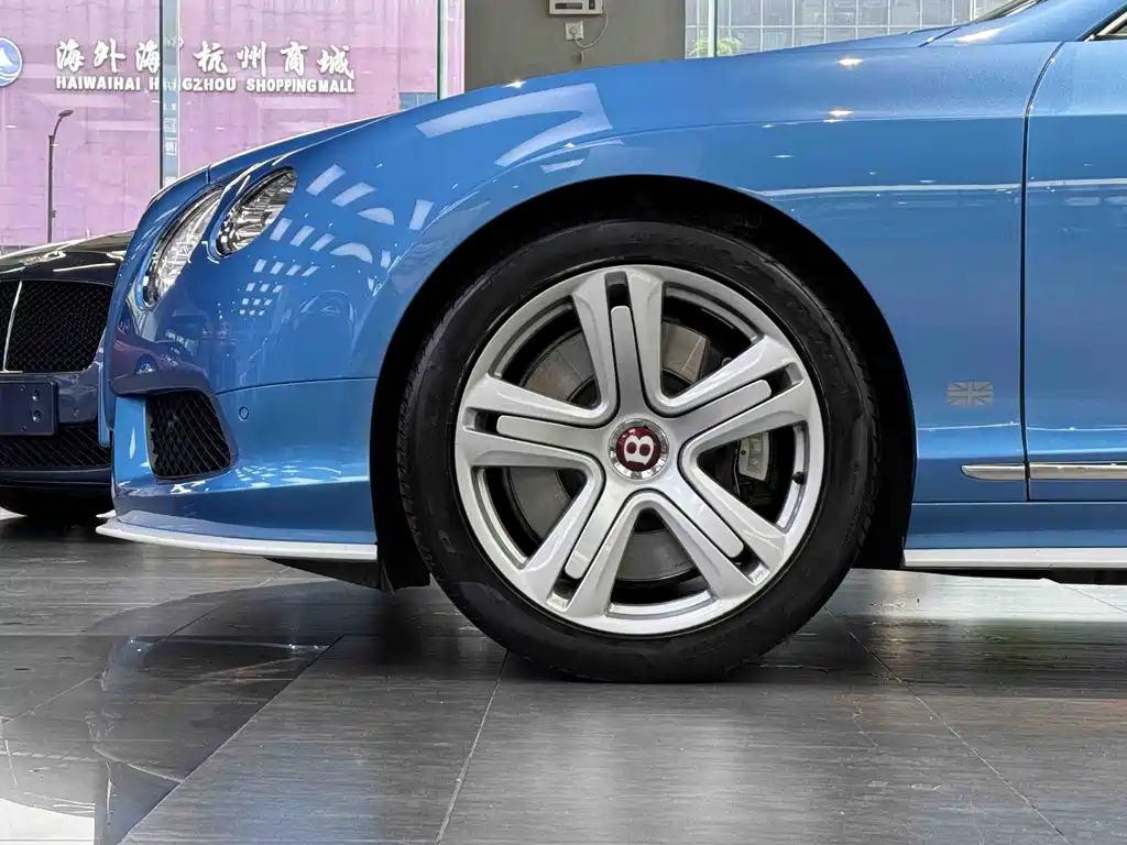 Bentley Continental 2015 — фото 16