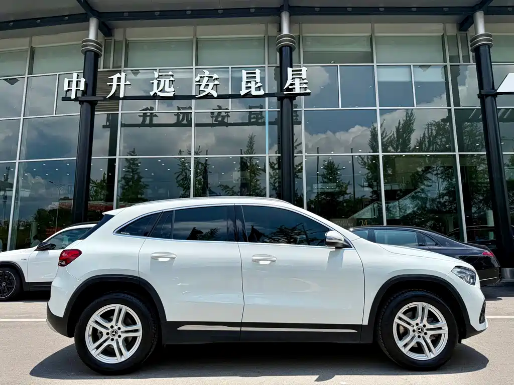 Mercedes-Benz GLA 2023 — фото 4