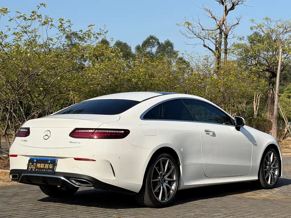 Mercedes-Benz E-Class 2023 — фото 8