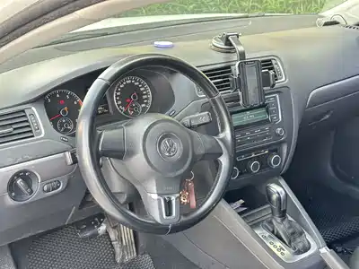 Volkswagen Sagitar 2014
