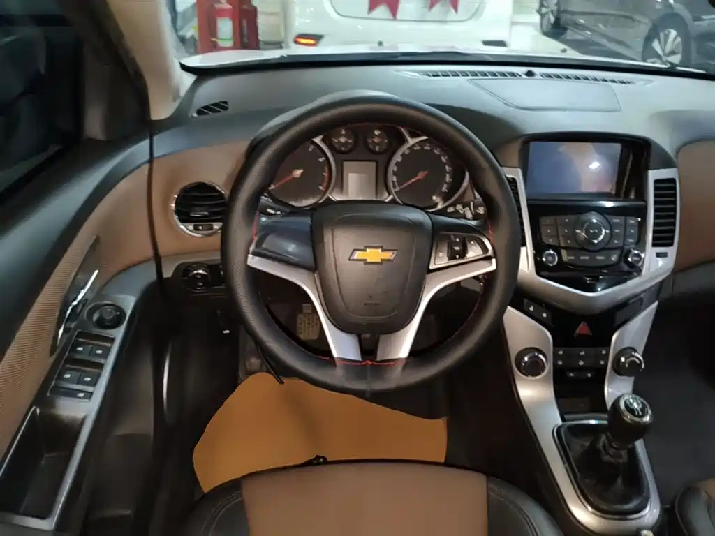 Chevrolet Cruze 2015 — фото 11