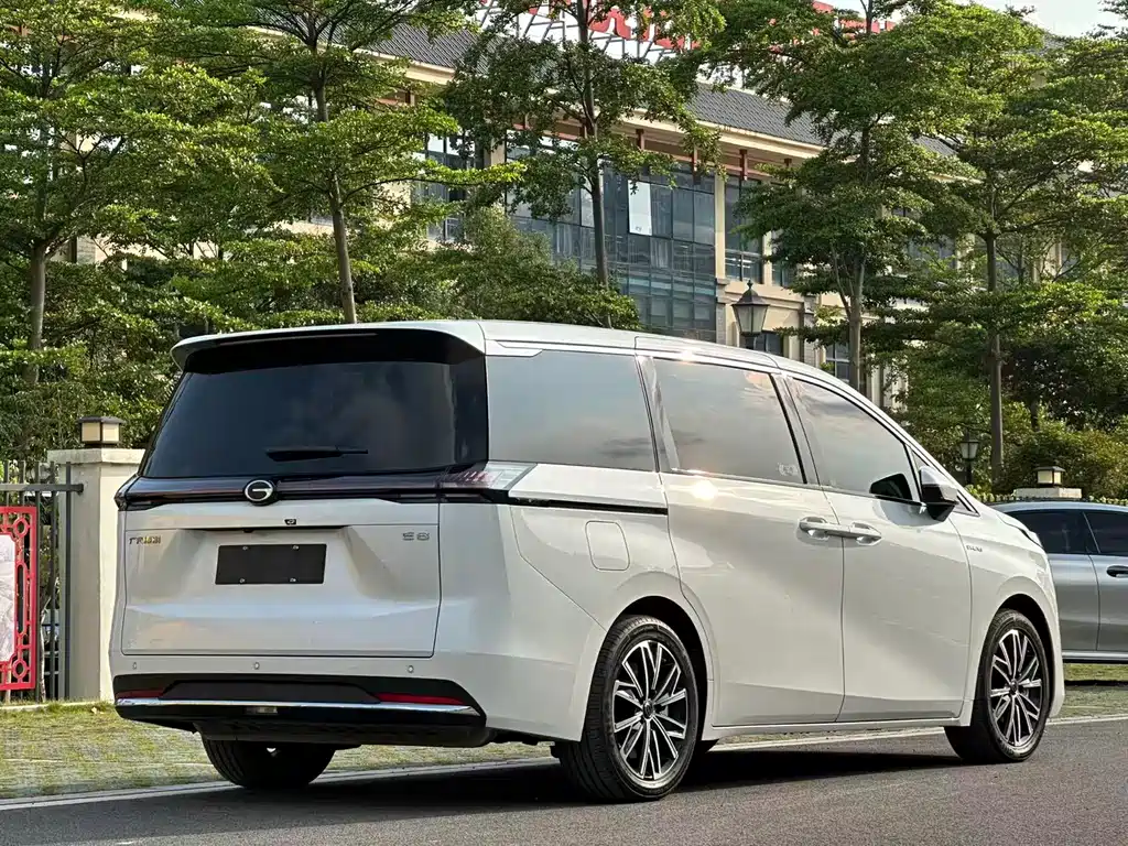 GAC Motor E8 PHEV 2025 — фото 5