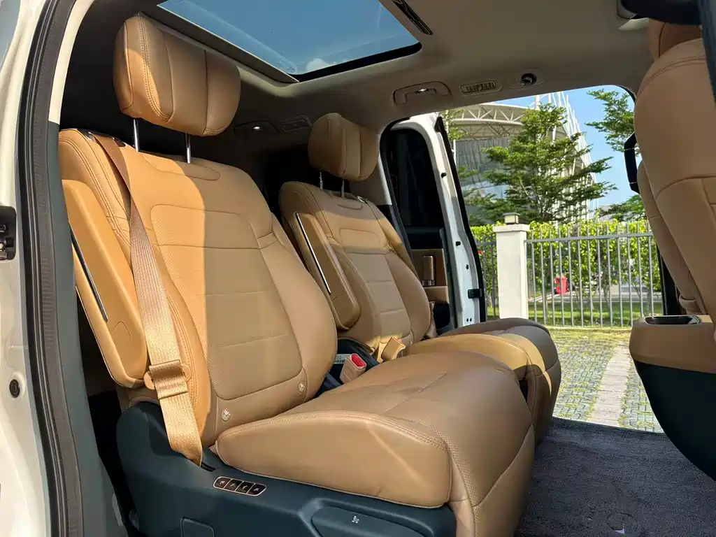 GAC Motor E8 PHEV 2025 — фото 26