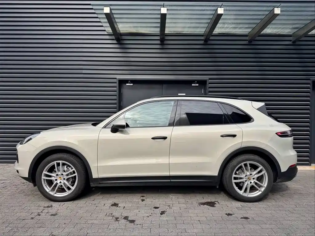 Porsche Cayenne 2022 — фото 2