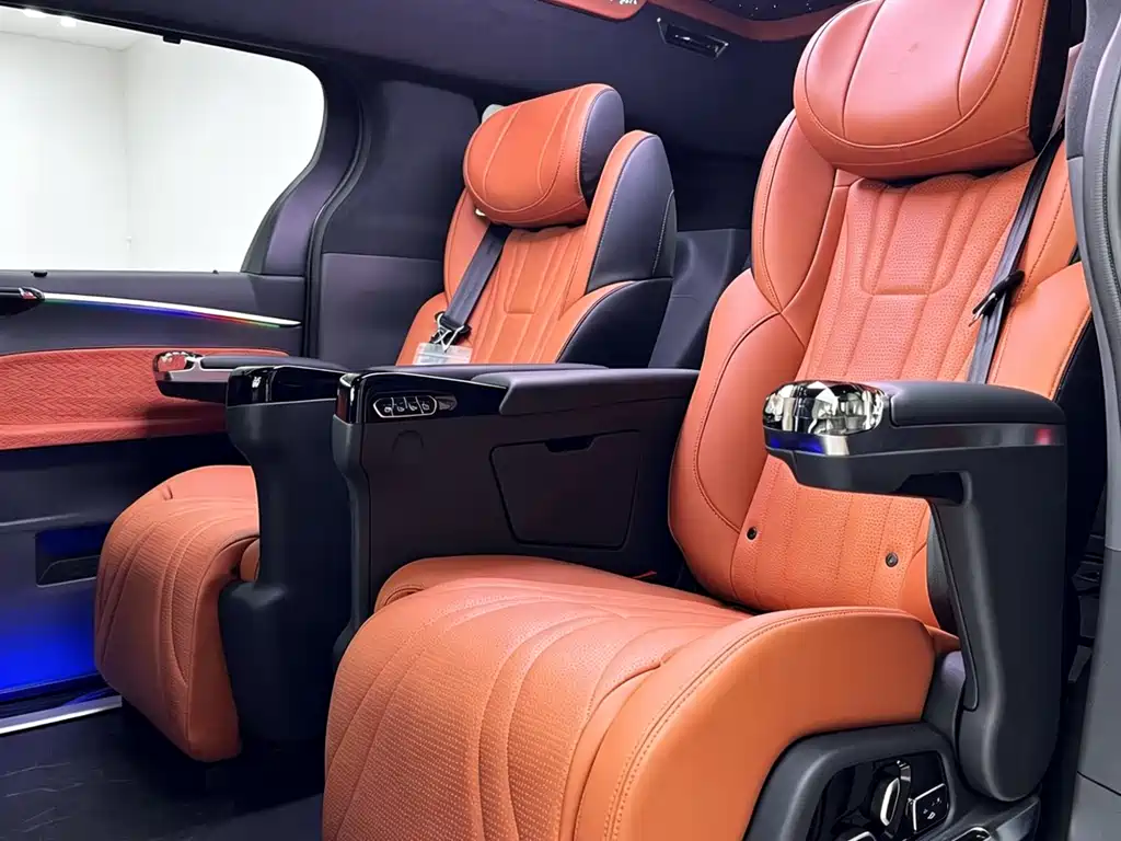 Toyota Granvia — фото 8