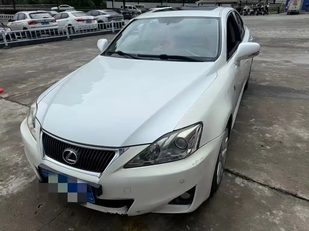 Lexus IS 2012