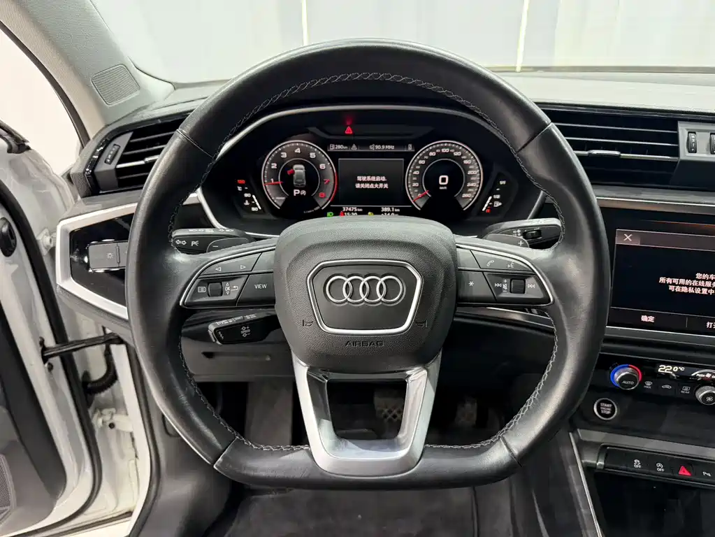 Audi Q3 2022 — фото 10