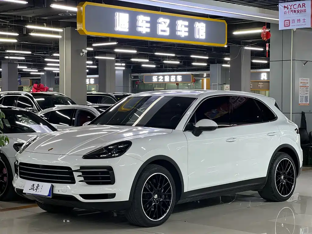 Porsche Cayenne 2021 — фото 1