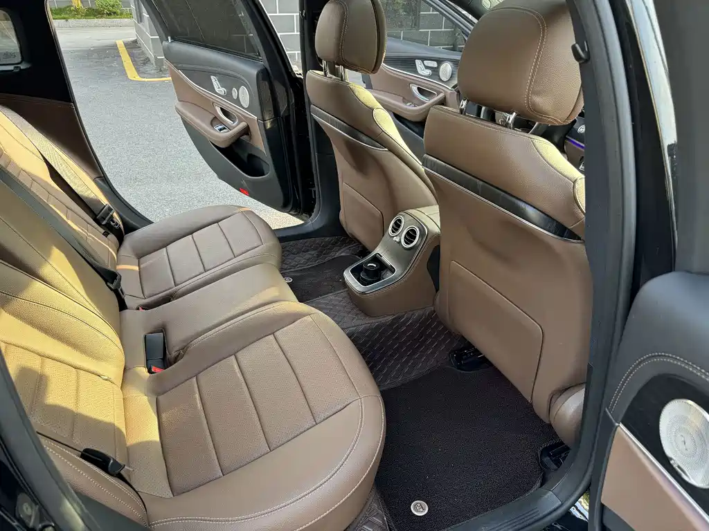 Mercedes-Benz E-Class 2023 — фото 13