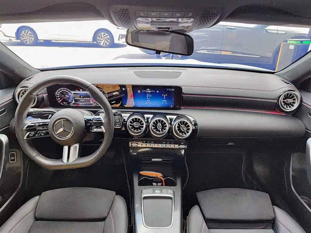 Mercedes-Benz A-Class 2024 — фото 10