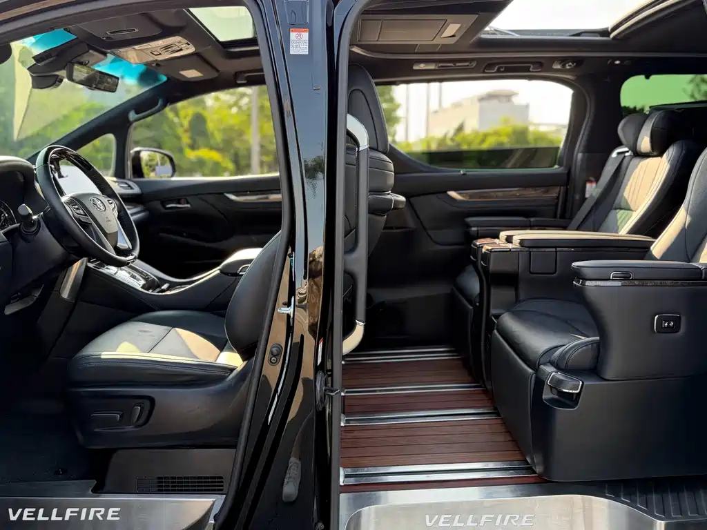 Toyota Vellfire 2021 — фото 9