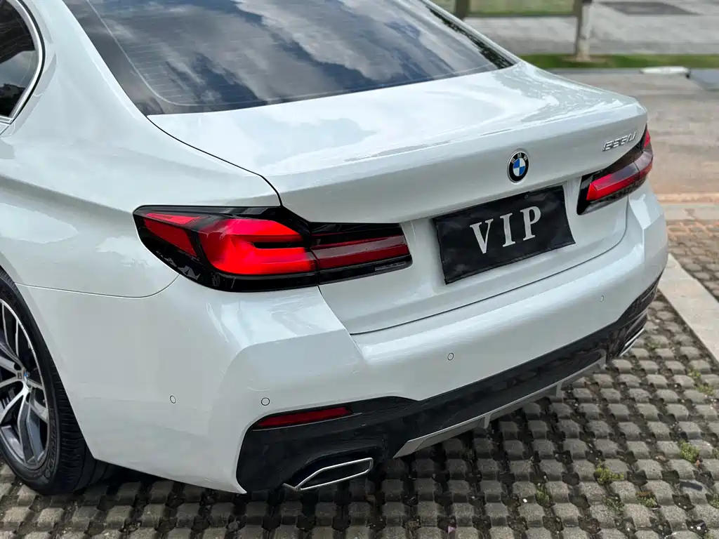 BMW 5 Series 2022 — фото 18