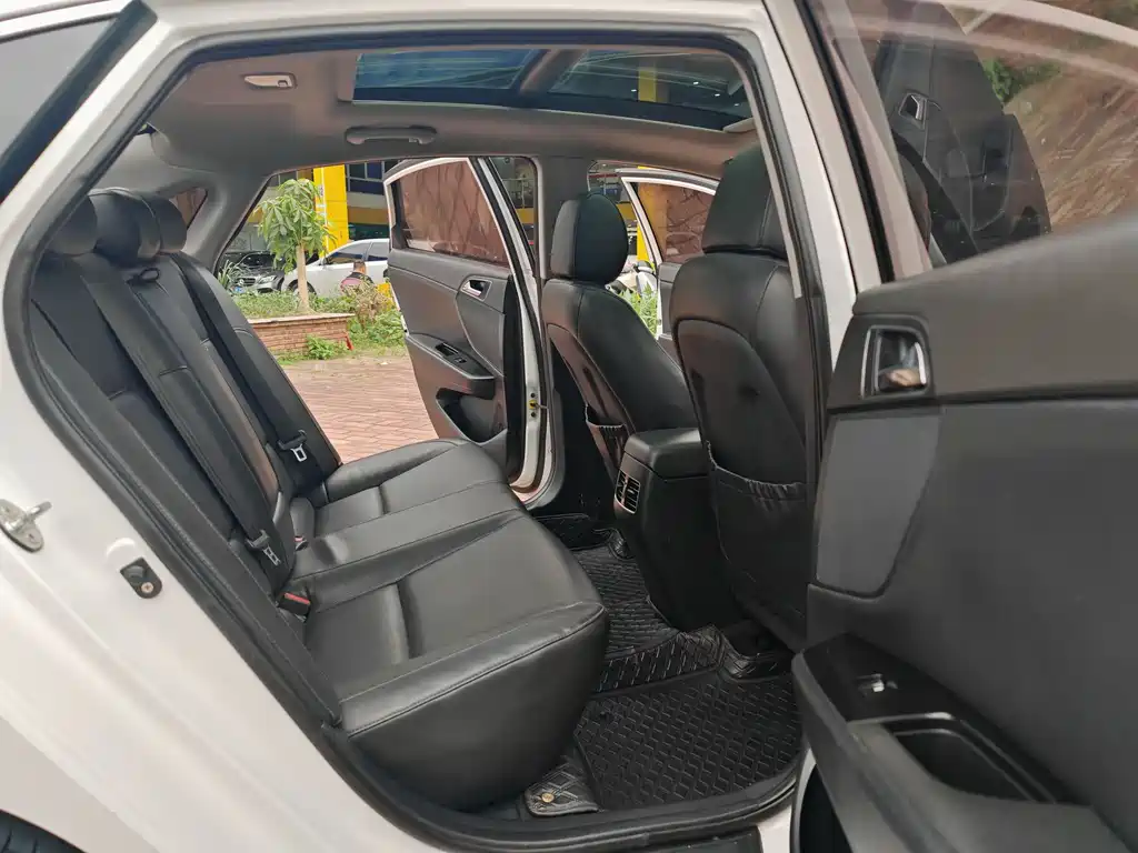 Hyundai Mistra 2015 — фото 6