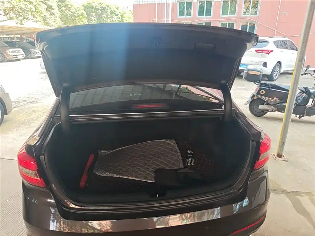 Hyundai Sonata 2017 — фото 19