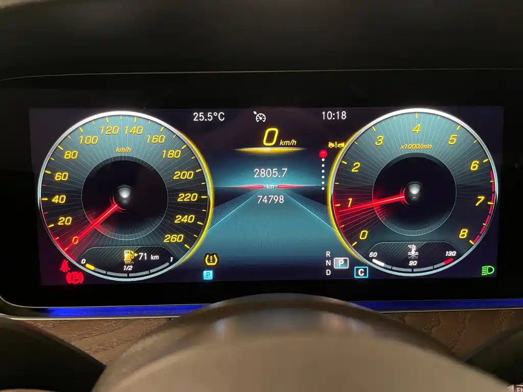 Mercedes-Benz E-Class 2023 — фото 18