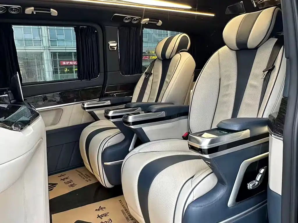 Mercedes-Benz V-Class 2022 — фото 10