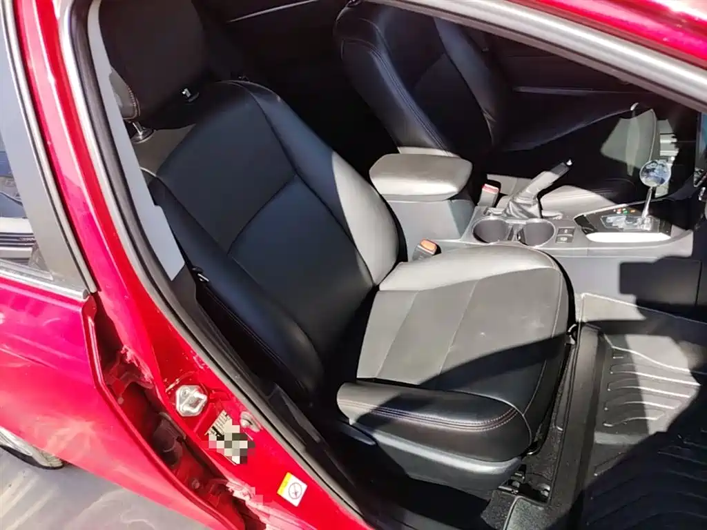 Toyota Corolla 2018 — фото 25