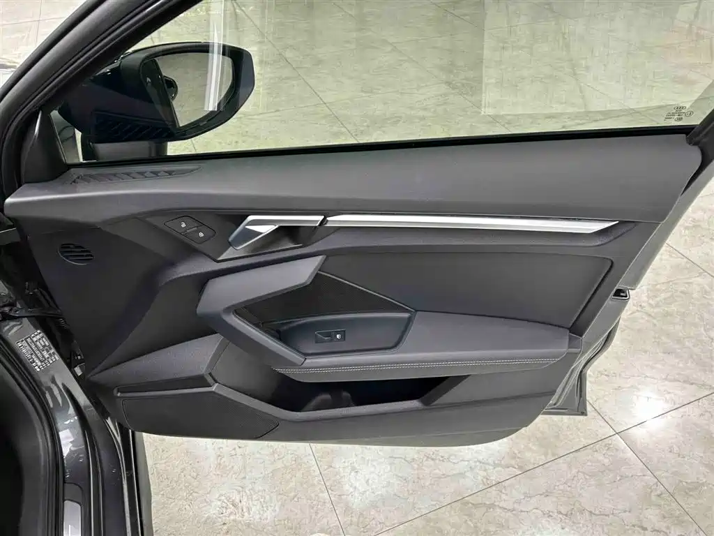 Audi A3 2023 — фото 12