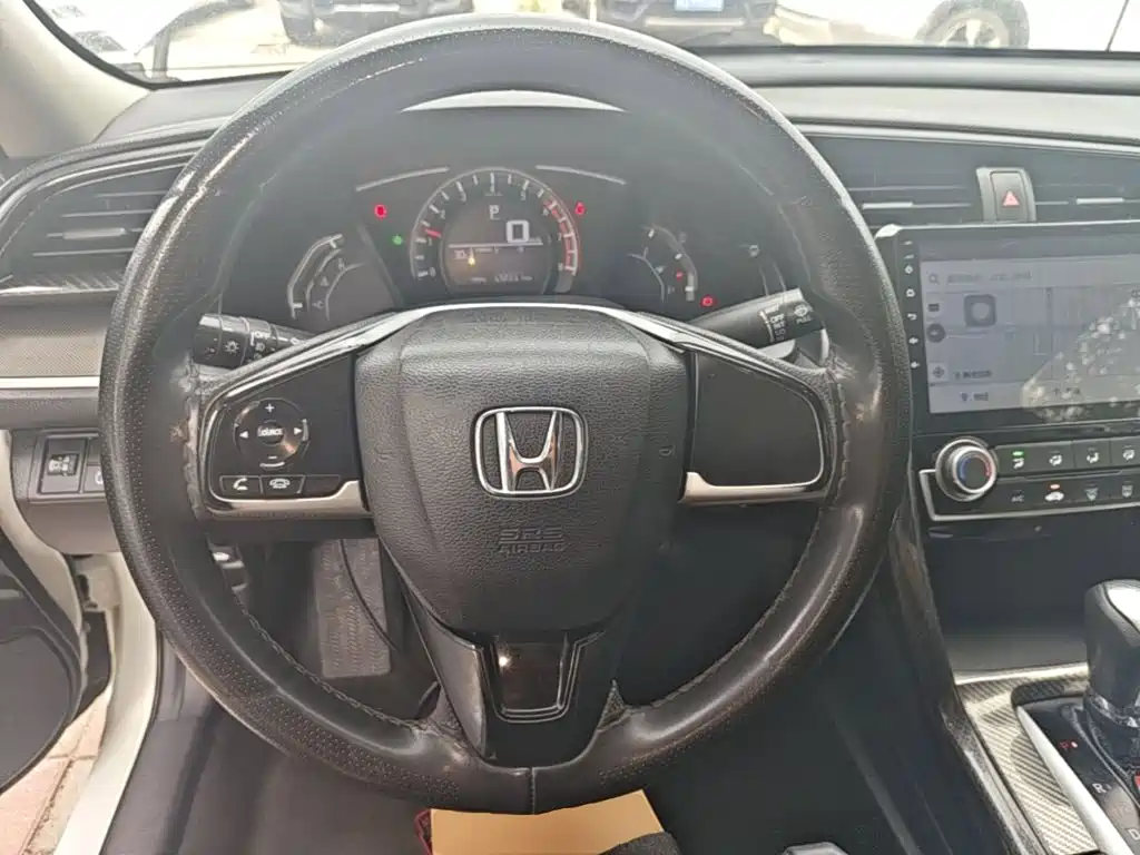 Honda Civic 2018 — фото 11