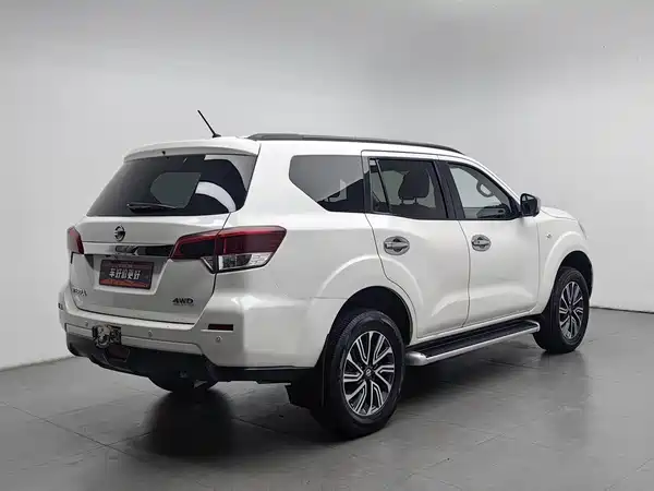 Nissan Terra 2018