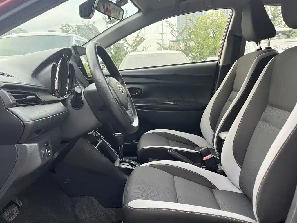 Toyota Yaris L 2020