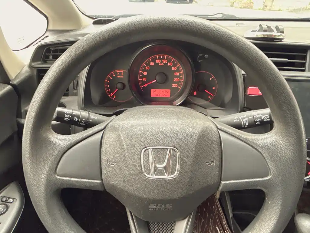 Honda Fit 2016 — фото 12