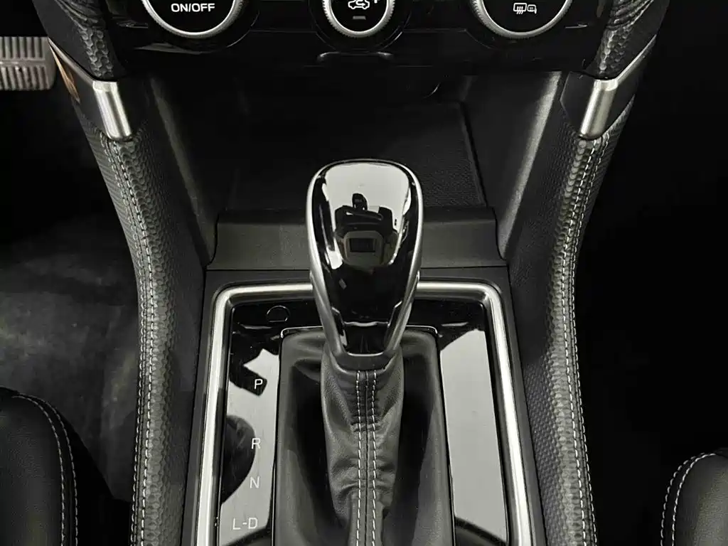 Subaru Forester 2022 — фото 16