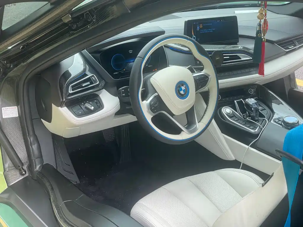 BMW i8 2016 — фото 12