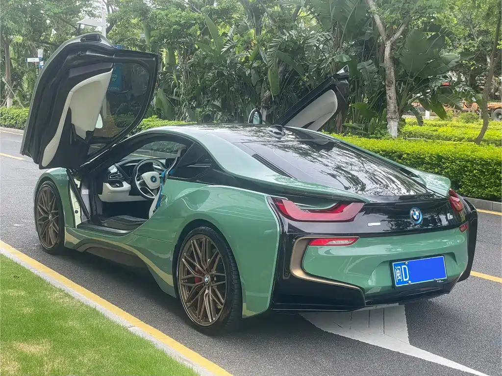 BMW i8 2016 — фото 6