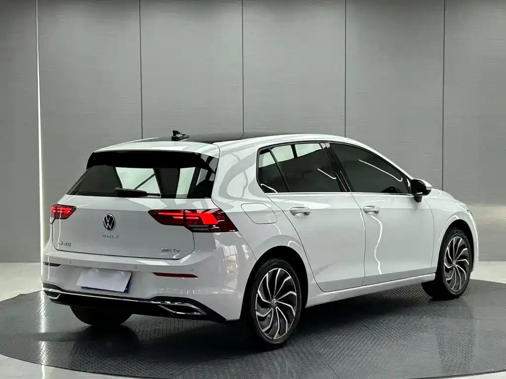 Volkswagen Golf 2021