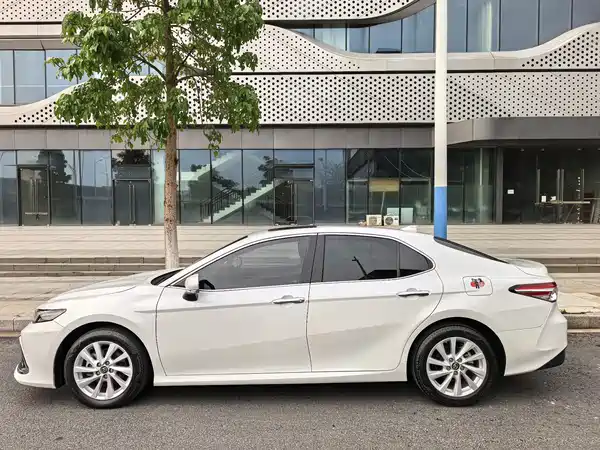Toyota Camry 2021