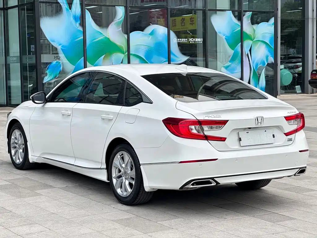 Honda Accord 2018 — фото 19