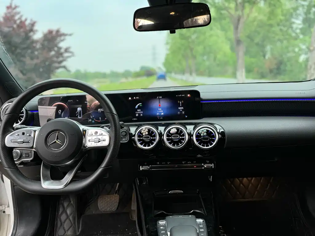 Mercedes-Benz A-Class 2023 — фото 6