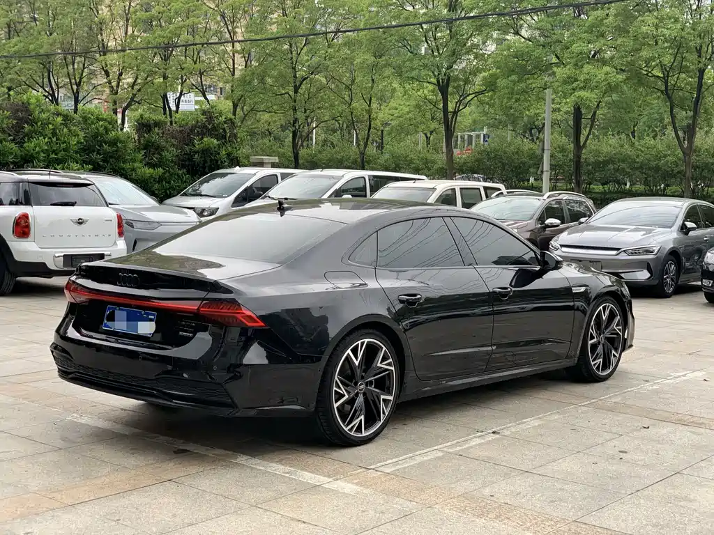 Audi A7L 2023 — фото 5