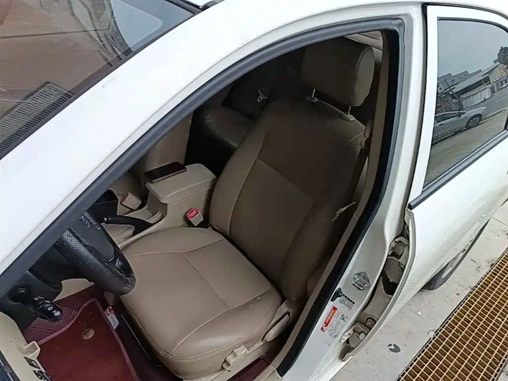 Toyota Corolla 2015 — фото 15