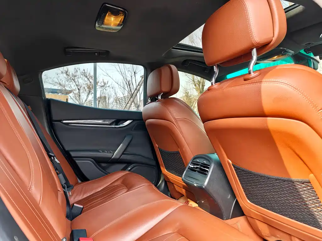 Maserati Ghibli 2016 — фото 12