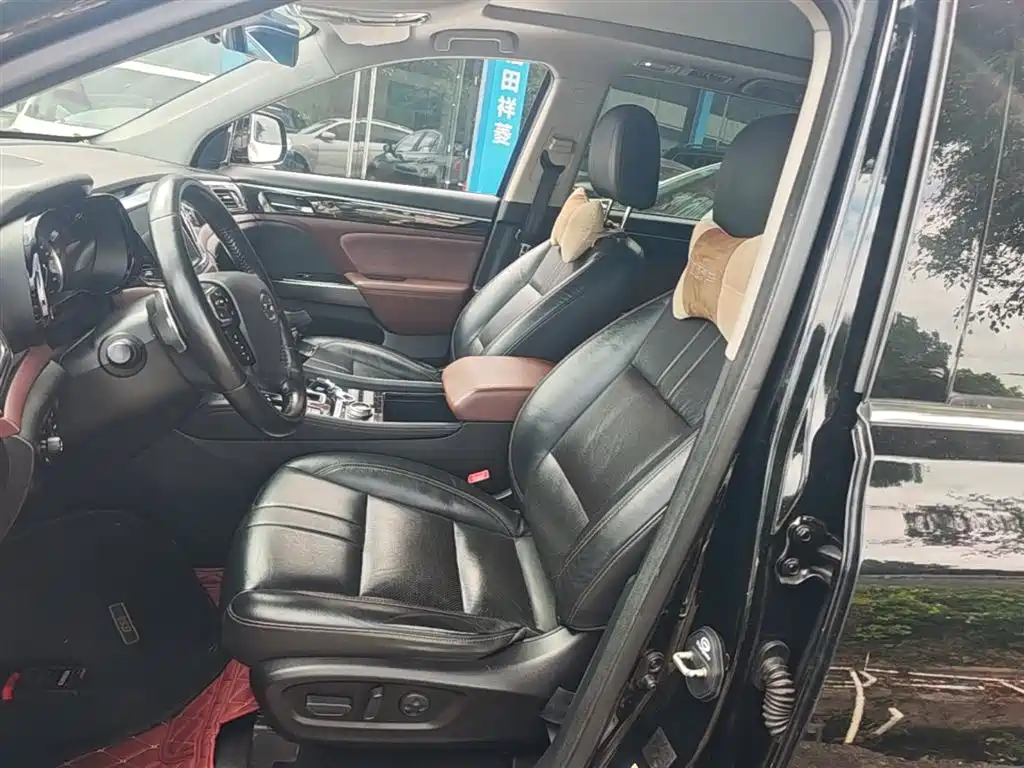 GAC Motor Trumpchi GS8 2018 — фото 15